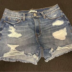 Juniors distressed denim shorts🩵
